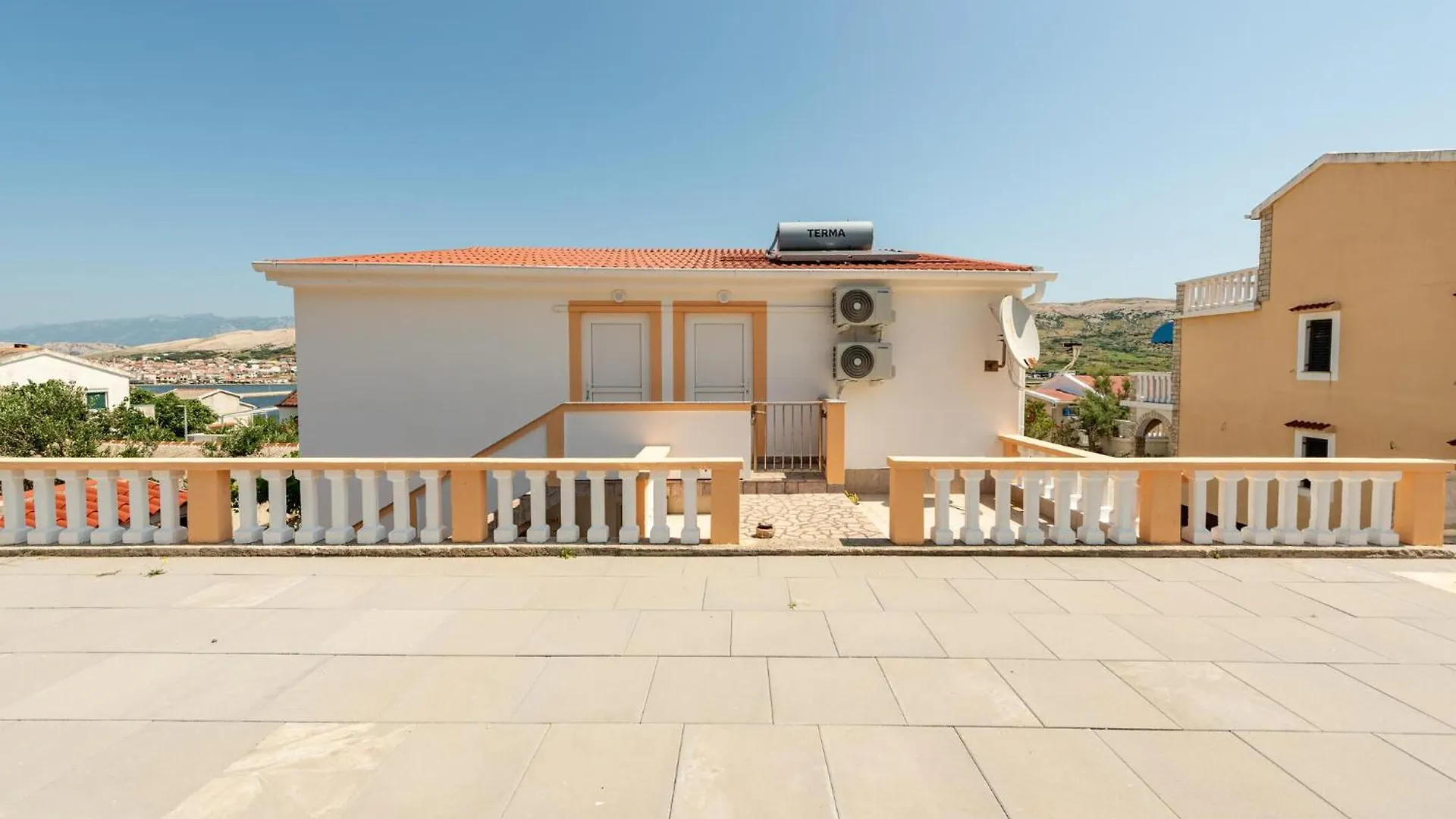 Beautiful Apartment In Pag With House Sea View باغ كرواتيا